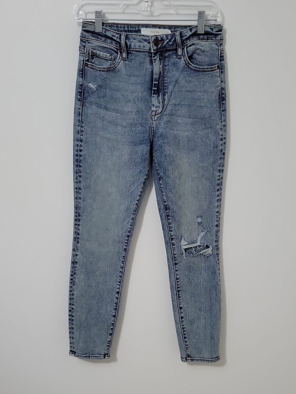 Hidden Distressed Skinny Jeans, Size 28
